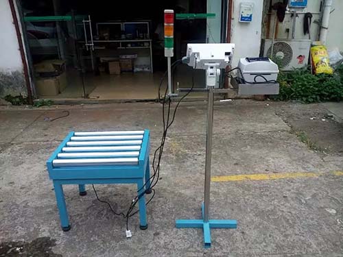 食品厂30公斤带打印滚筒电子秤  流水线输送秤带报警